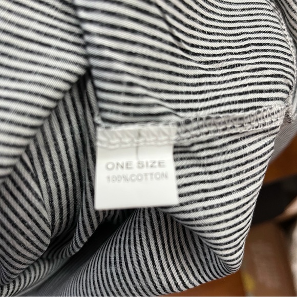 Bathing suit cover up - Picture 3 of 3